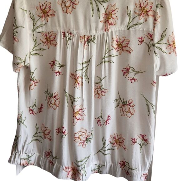 TORRID Ivory Floral Crepe Button Blouse Size L - Picture 5 of 7